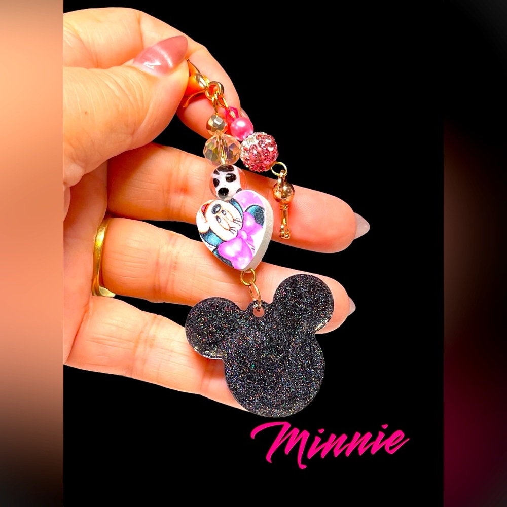 🌹❤️Minnie Mouse theme keychain/zipper pull-purse bling-glitter/resin/beaded